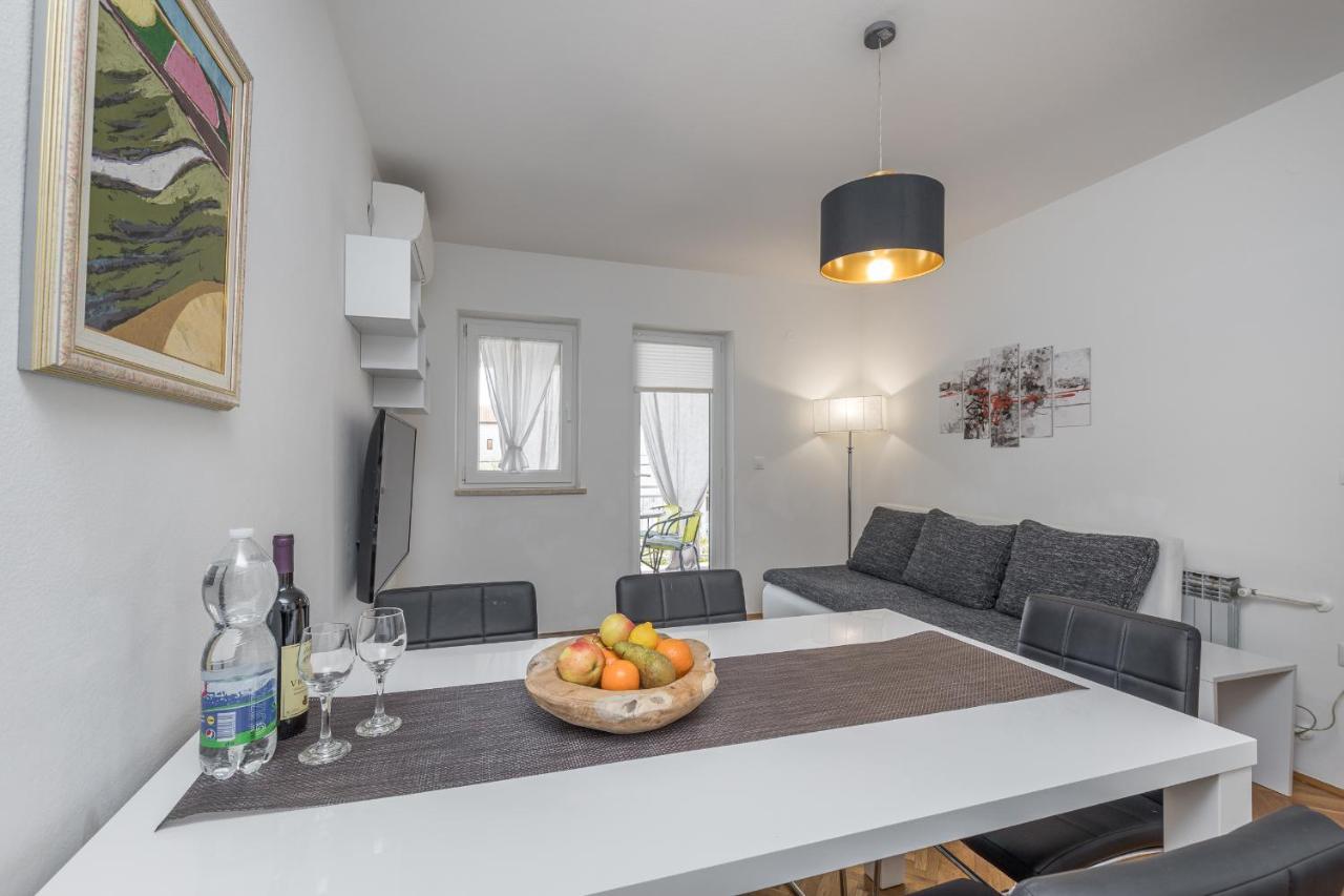 Apartments Hrestak Poreč Extérieur photo