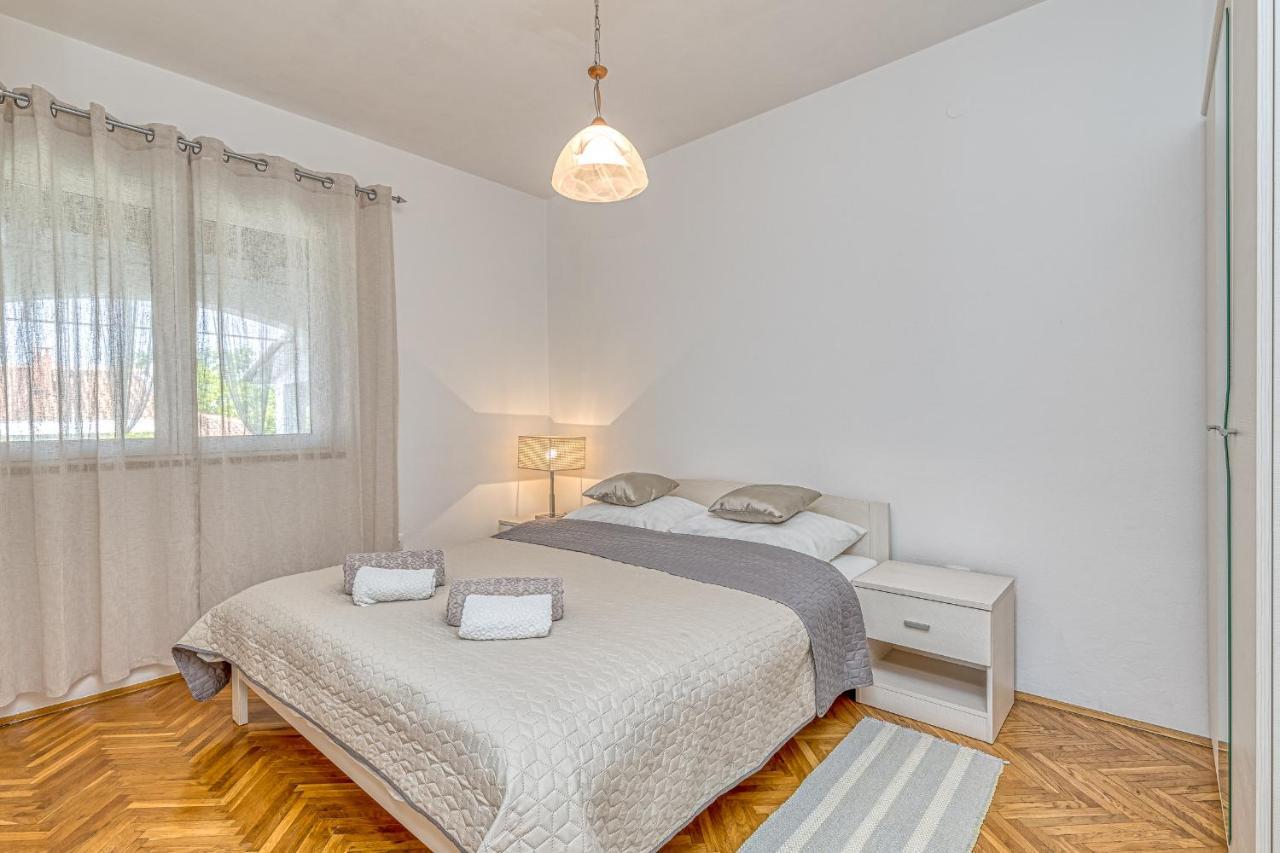 Apartments Hrestak Poreč Extérieur photo